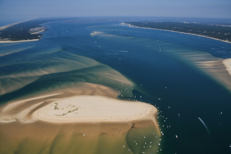 Le maire d'Arcachon entendu dans l'enquête sur la pollution du Bassin