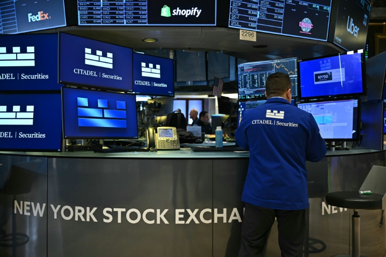 Wall Street profite d'un rebond technique pour terminer la semaine dans le vert
