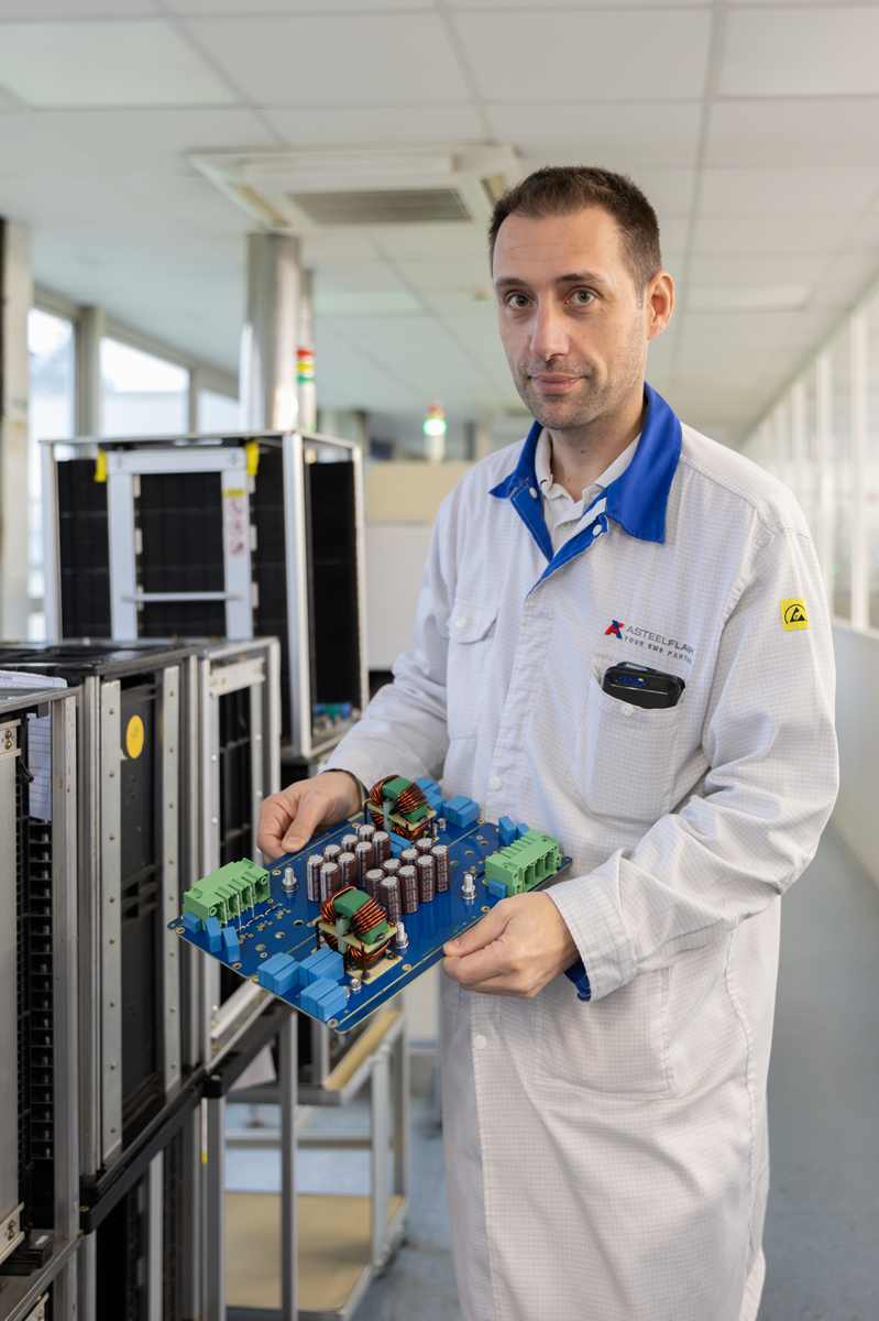 AsteelFlash, une entreprise multicartes