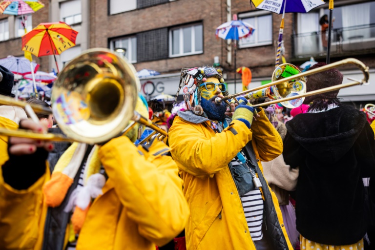 Au championnat du monde du cri de la mouette, la folle réinvention du carnaval de Dunkerque