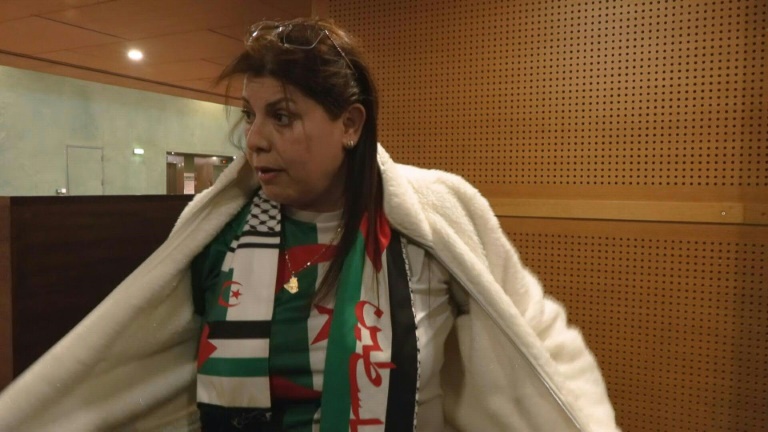 Un an avec sursis requis contre une influenceuse franco-algérienne