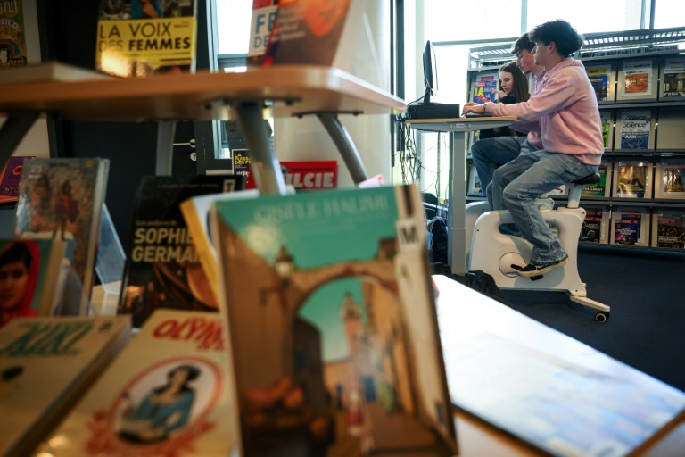 Dans un lycée breton, pour lutter contre la sédentarité, on pédale en cours