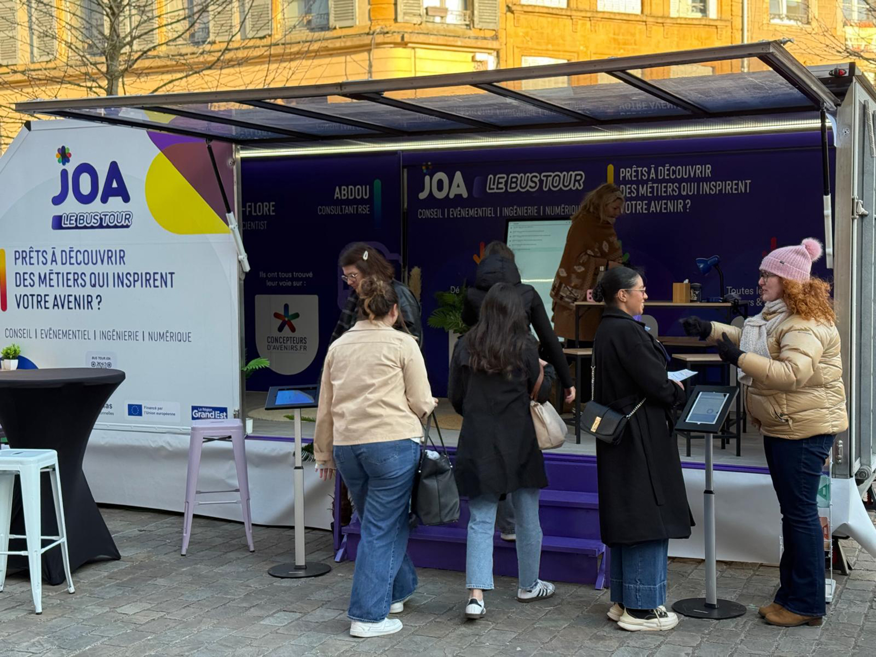 Étape à Lunéville du Bus Tour JOA le 3 avril