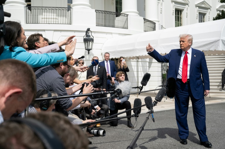 Le Sénat adopte une feuille de route pour financer le programme de Trump