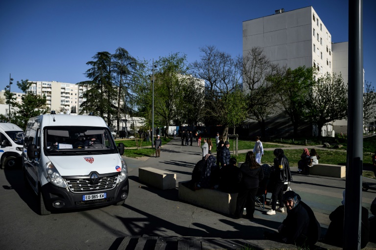 Un jeune homme tué par balles près d'une école à Vaulx-en-Velin