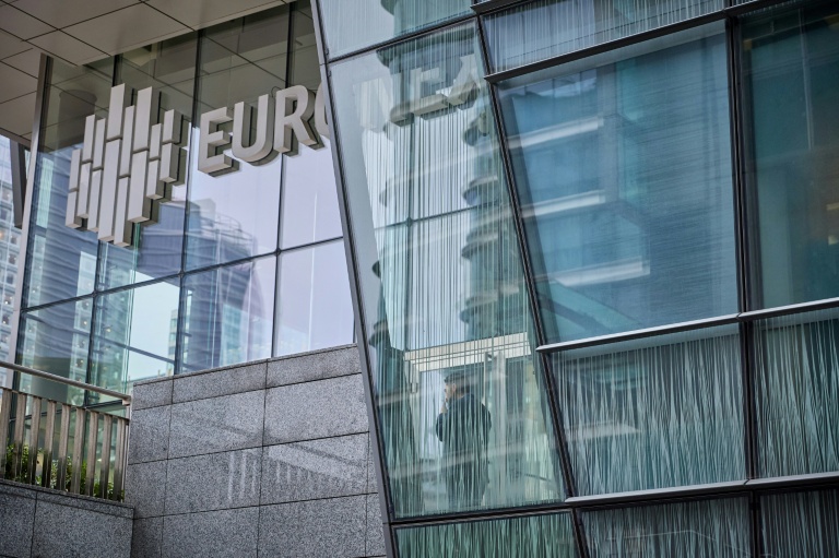 La Bourse de Paris termine en forte hausse, profitant de rachats à bon compte