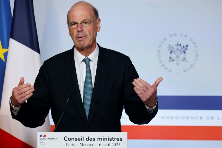 Déficit: Paris veut toujours rentrer dans les clous européens en 2029