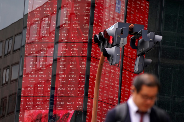 Les Bourses naviguent à vue, entre politique monétaire et tensions commerciales