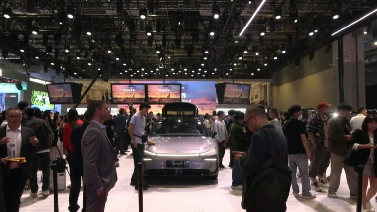 Automobile: le salon de Shanghai, symbole de la nouvelle donne mondiale malgré la tempête douanière