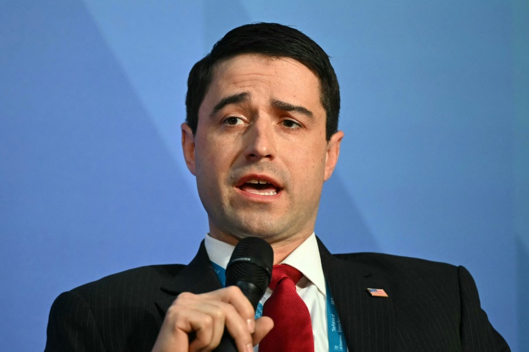 Washington secoue le sommet sur l'énergie en fustigeant les politiques anti-fossiles