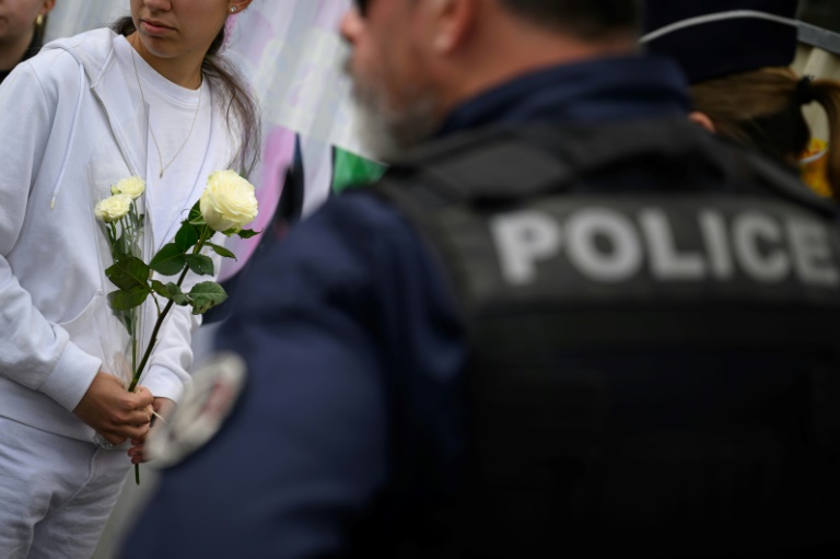 Lycéenne tuée à Nantes: des élèves 