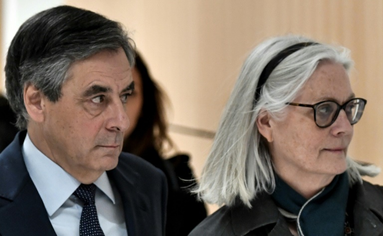 Prison avec sursis requise contre François Fillon dans l'affaire des emplois fictifs de son épouse