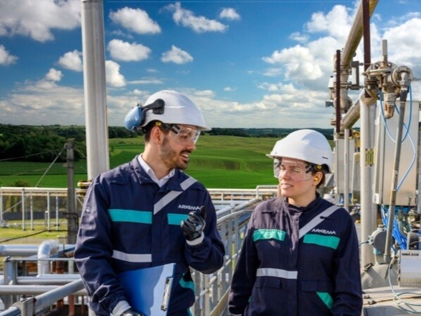 Arkema annonce la réussite de l’installation de colonnes géantes sur son usine mosellane 
