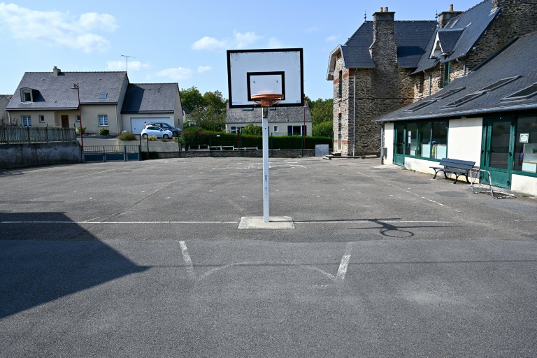 Macron va lancer une convention citoyenne sur les temps de vacances et les horaires scolaires