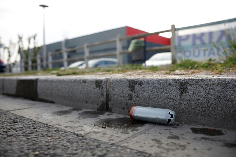 Jeune blessé par balle policière à Drancy: les gardes à vue prolongées