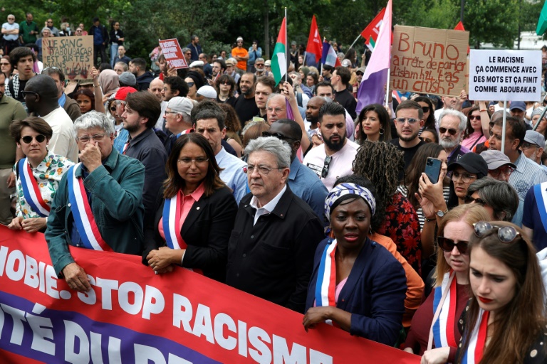 Plusieurs milliers de manifestants contre l'islamophobie dimanche à Paris