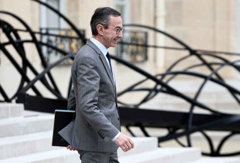 Présidence LR: des regrets pour Retailleau sur l'Algérie, Wauquiez fan de Meloni