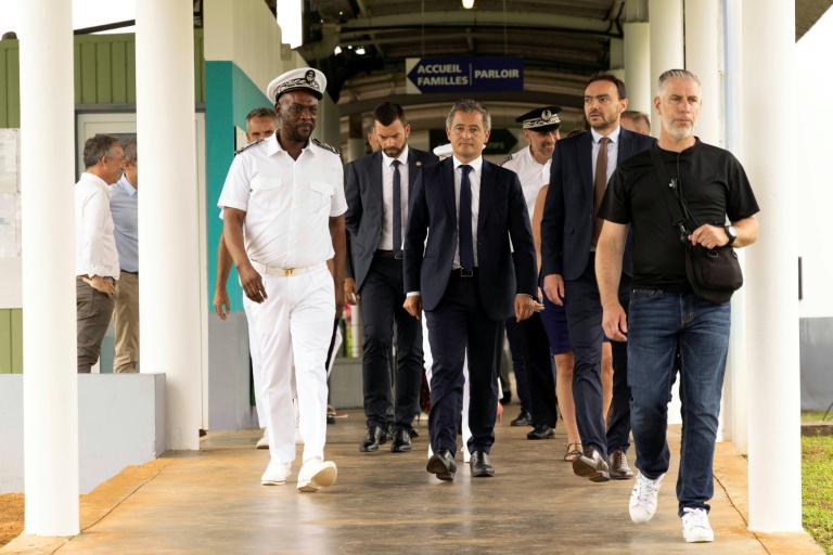 Guyane: Darmanin tente de calmer la polémique sur la future prison de Saint-Laurent