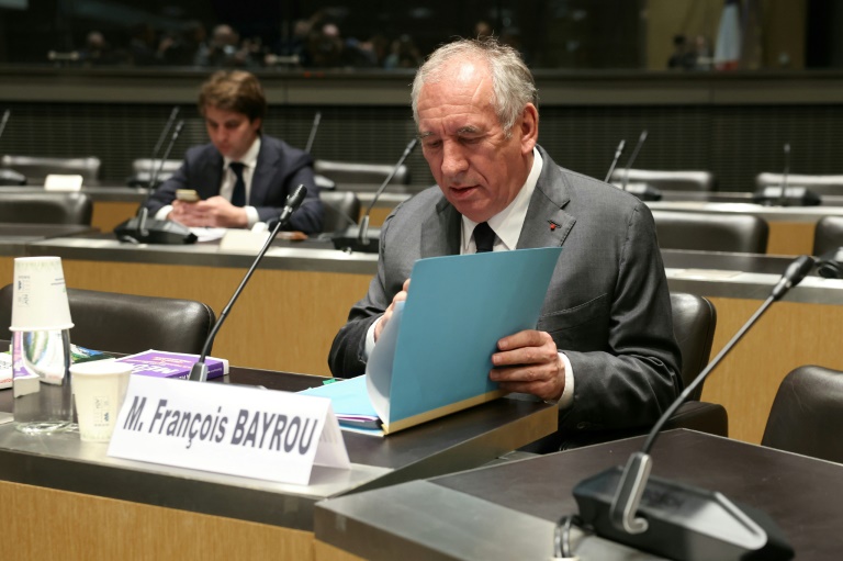 François Bayrou publie son dossier Bétharram