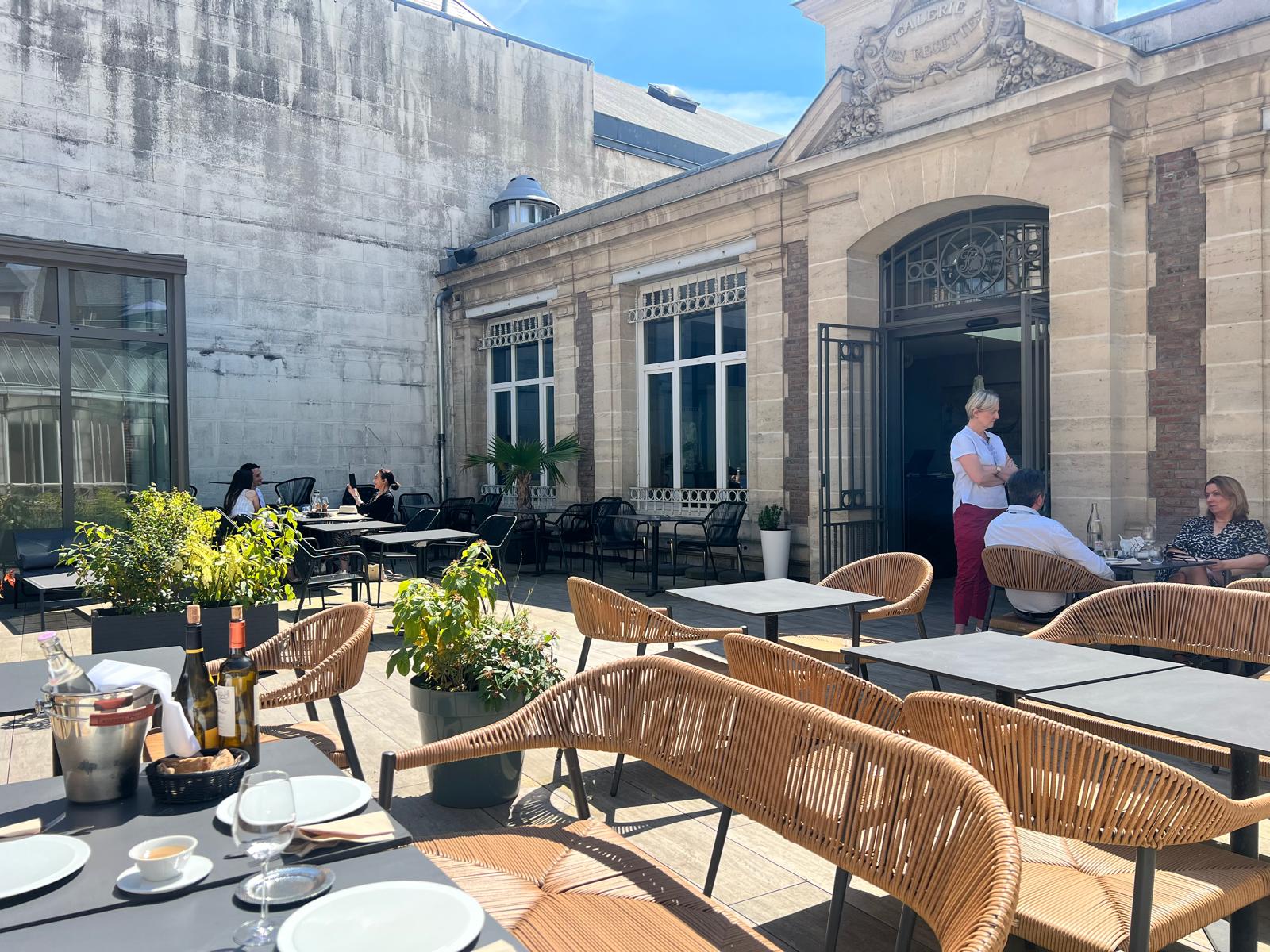 Lunch time à la Galerie des Recettes de l'hôtel Marotte
