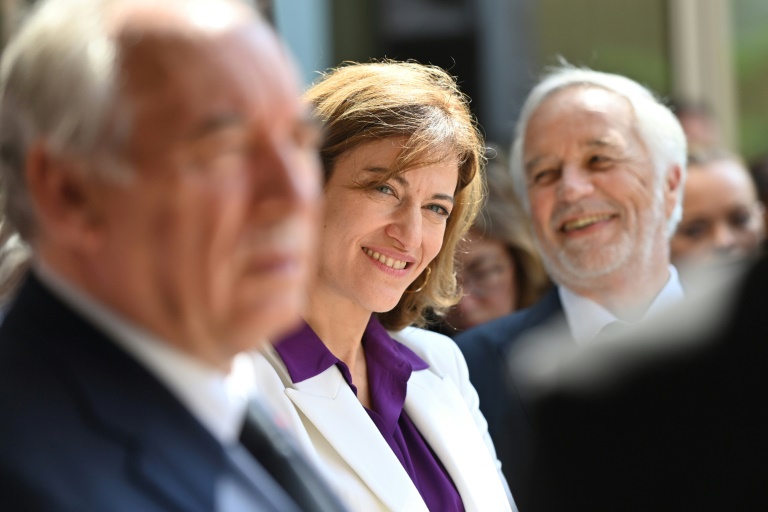 Le gouvernement dévoile sans convaincre ses propositions pour les quartiers populaires