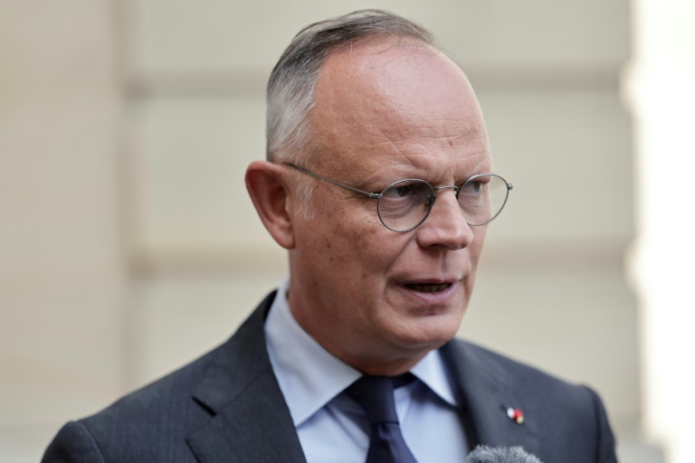 Une lanceuse d'alerte, qui accuse Edouard Philippe de détournement de fonds publics, saisit un juge d'instruction