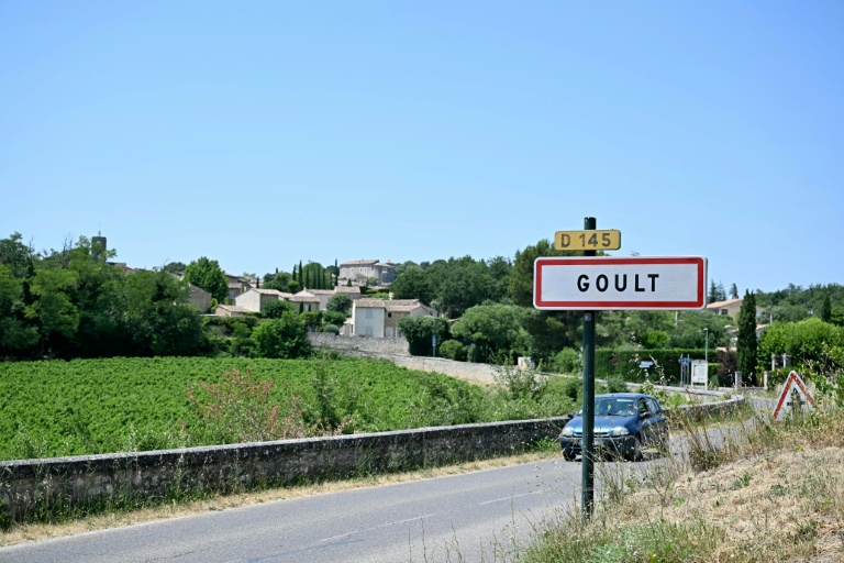 Fusillade mortelle à un mariage dans le Luberon: deux gardes à vue et des révélations sur le mari