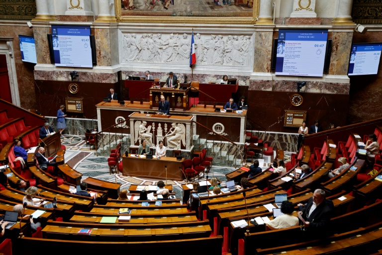 Les députés approuvent la création d'un CDI pour les plus de 60 ans