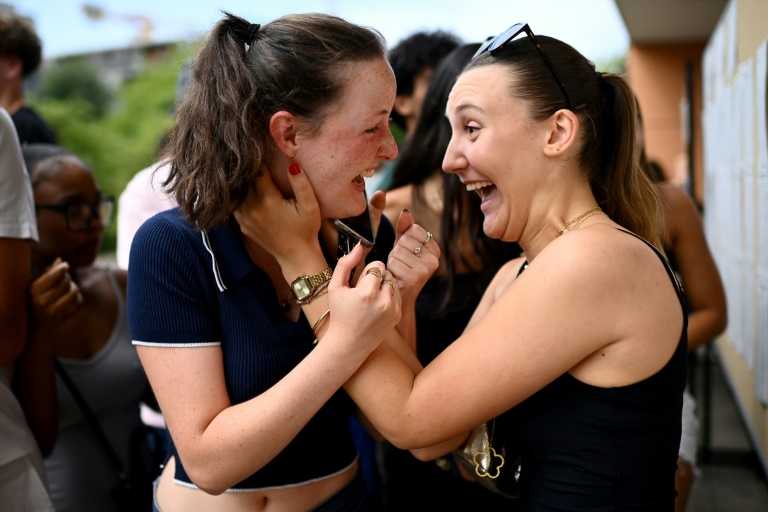 Résultats du bac: joie ou déception pour les lycéens, 85,75% de taux de réussite provisoire