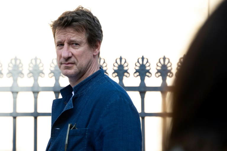 Agriculture, énergie: l'écologiste Jadot fustige une droite 