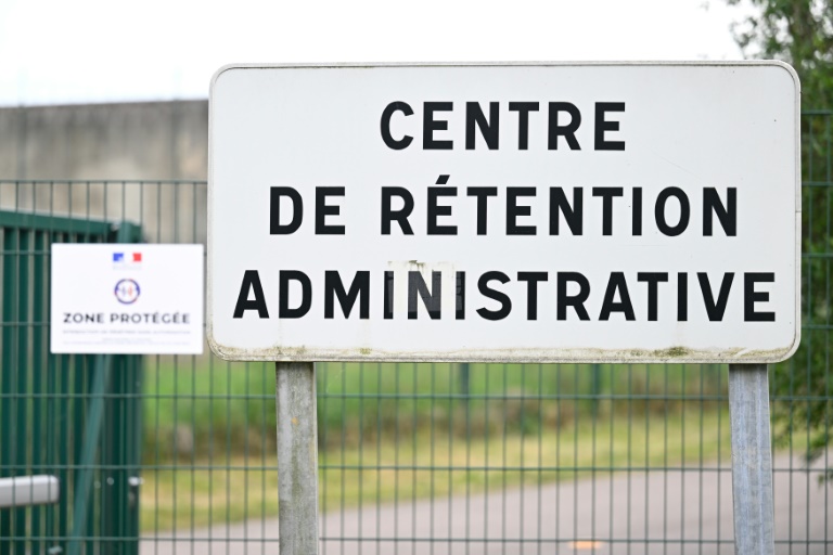 Le Parlement allonge la rétention d'étrangers jugés dangereux