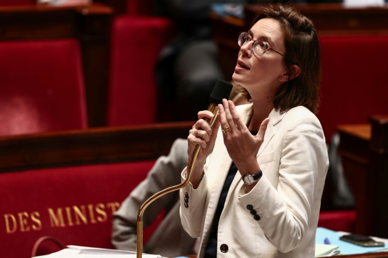 Hausse de la pauvreté : l'exécutif répond soutien à l'emploi et aux entreprises