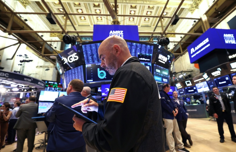 Wall Street sans entrain face aux pressions commerciales de Trump