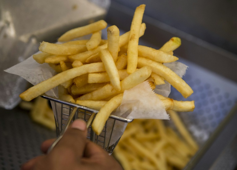 Les enseignes de fast-food manquent de transparence sur les additifs, déplore l'UFC-Que Choisir