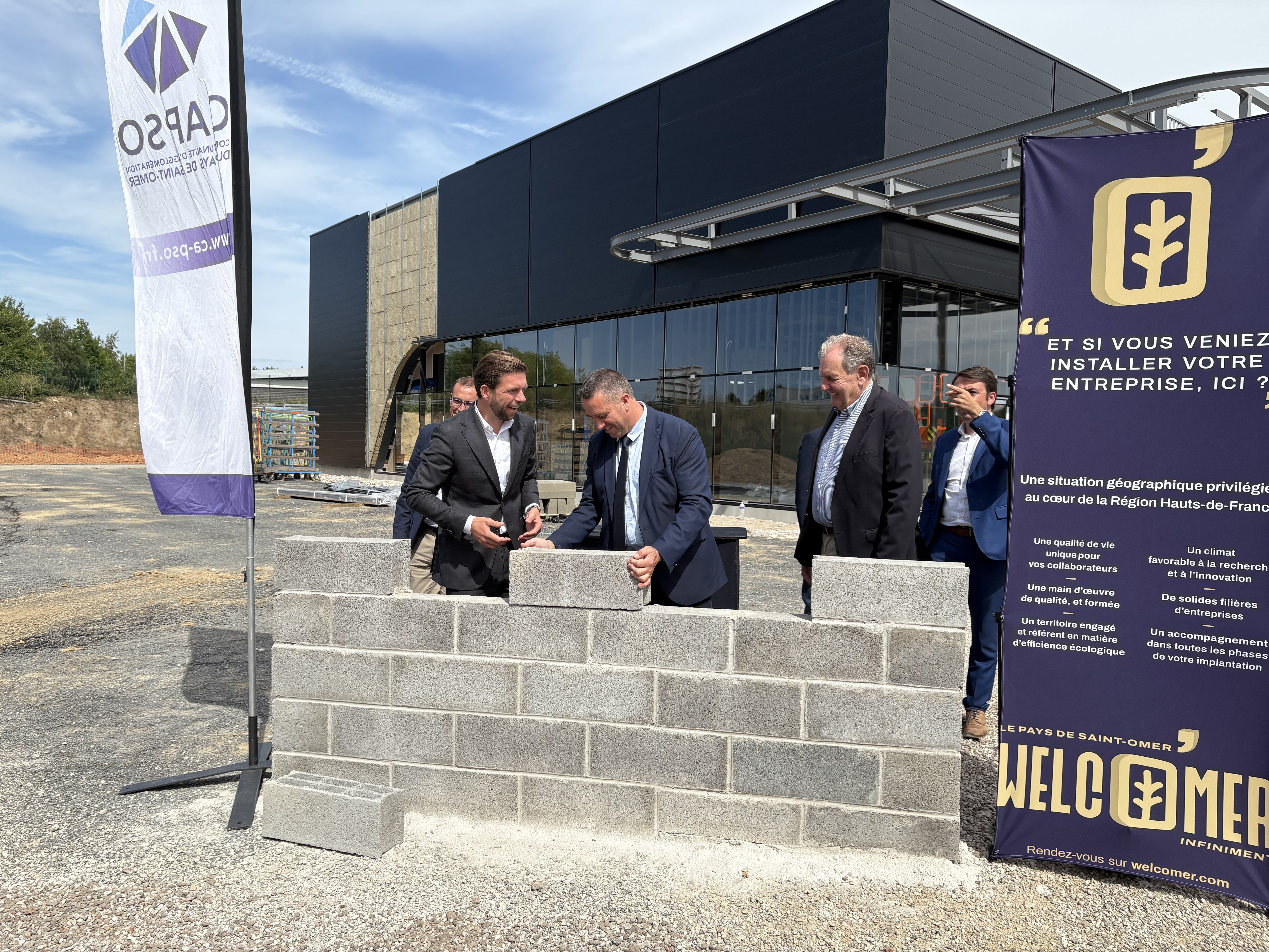 Gorrias pose la première pierre de sa concession Mercedes-Benz à Campagne-lès-Wardrecques