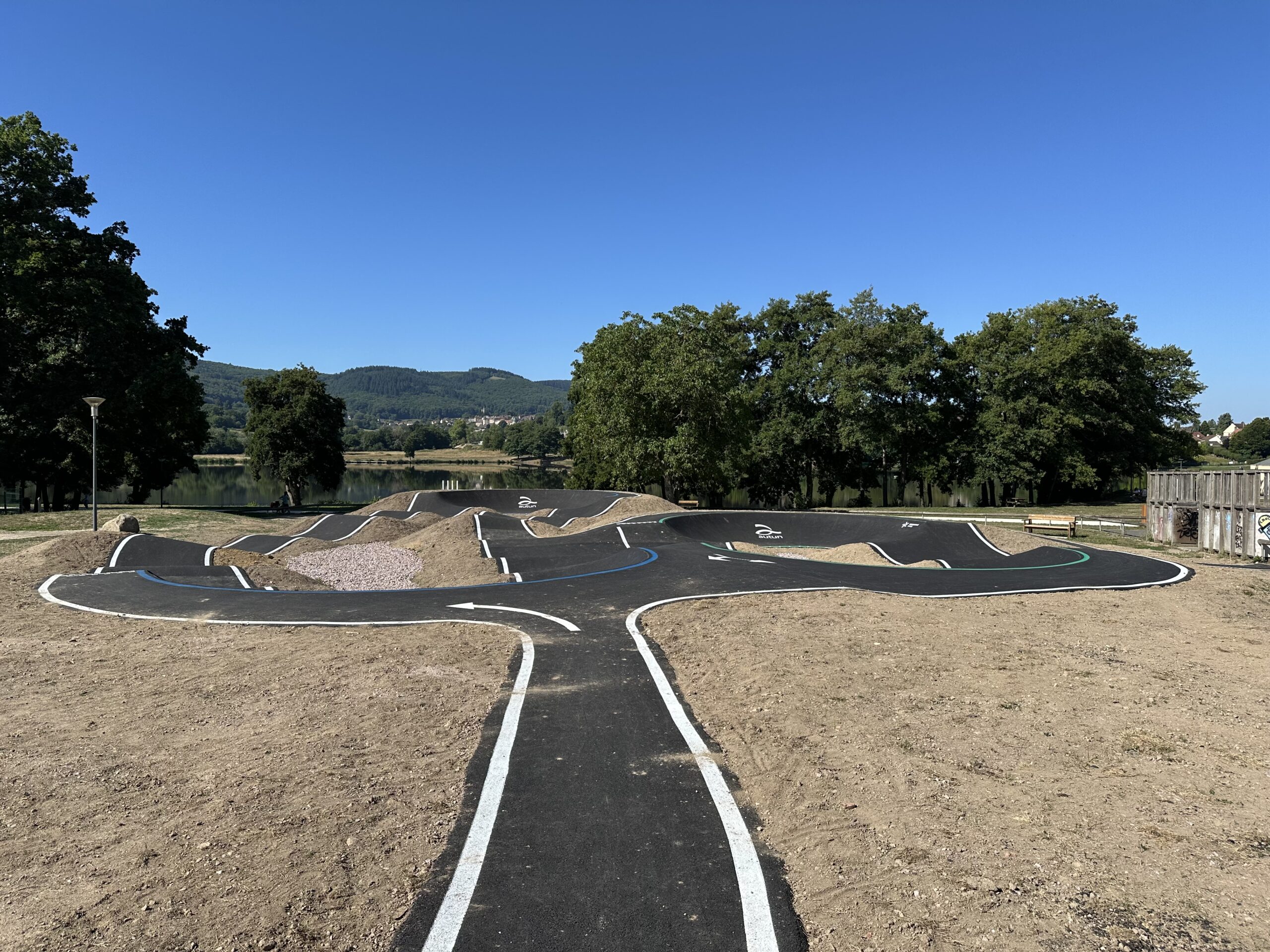 Autun inaugure sa nouvelle piste de pumptrack