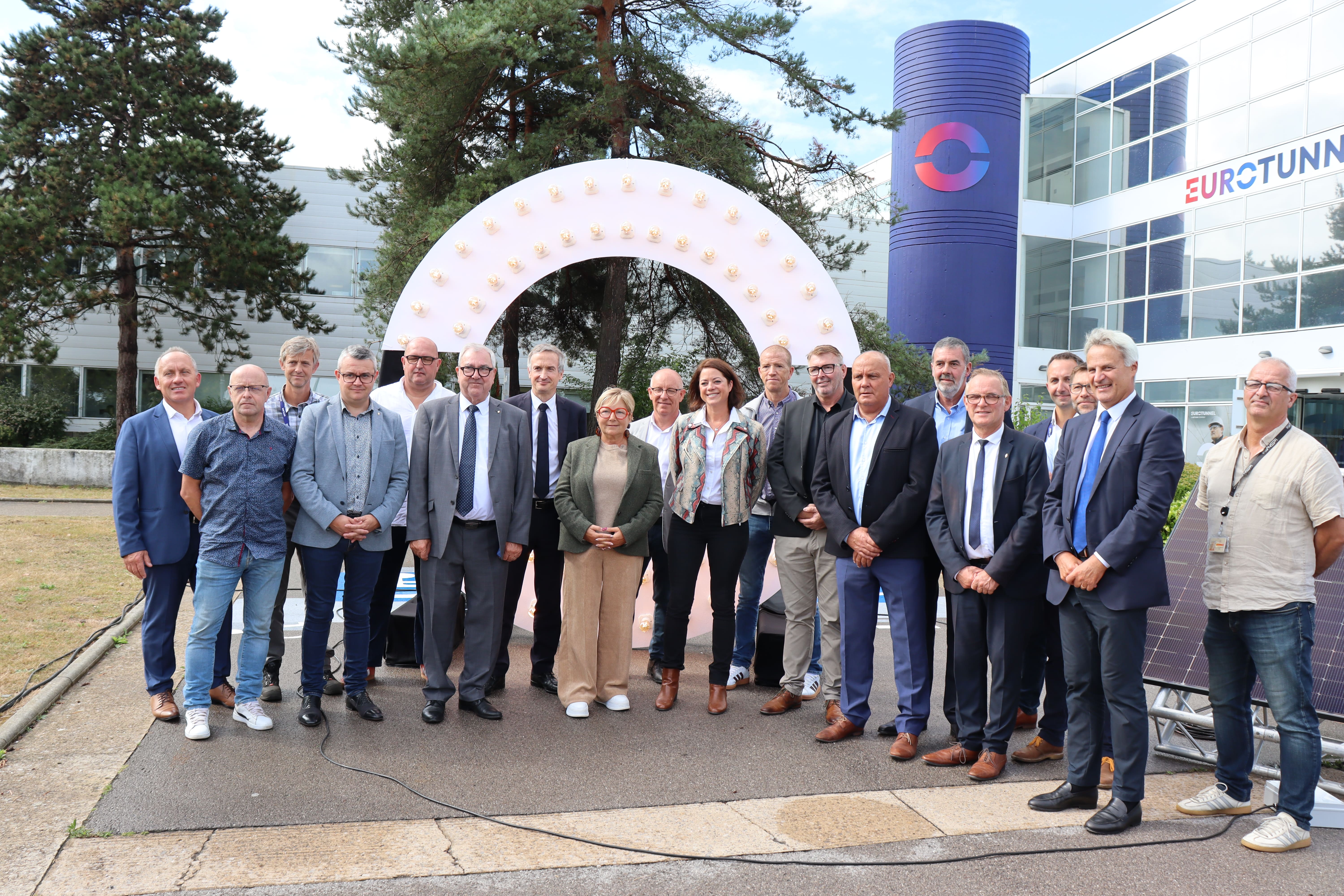 Getlink mise sur l’énergie solaire pour alimenter ses trains 