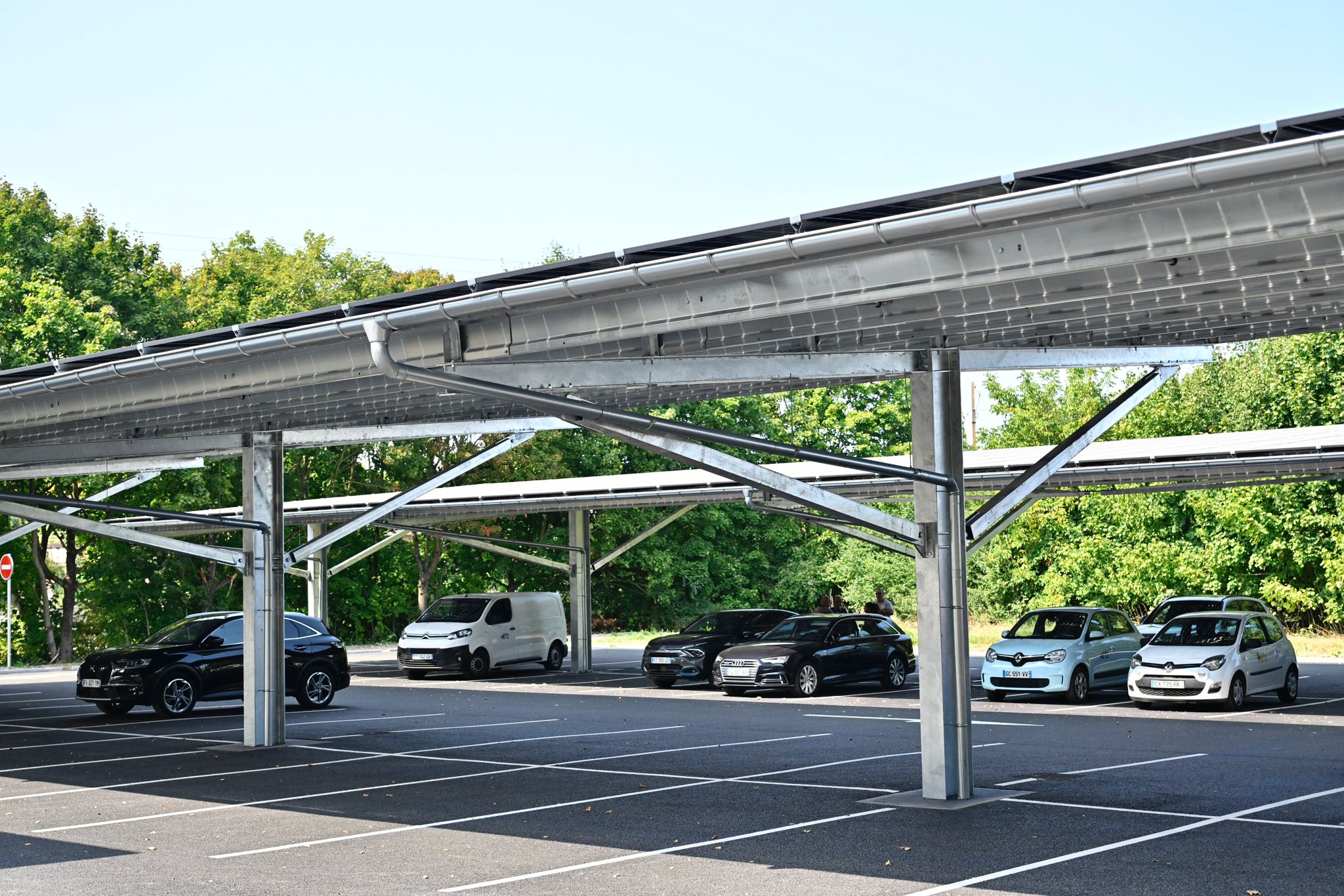 Inauguration d’un nouveau parking de covoiturage à énergie solaire à Metz-Nord 