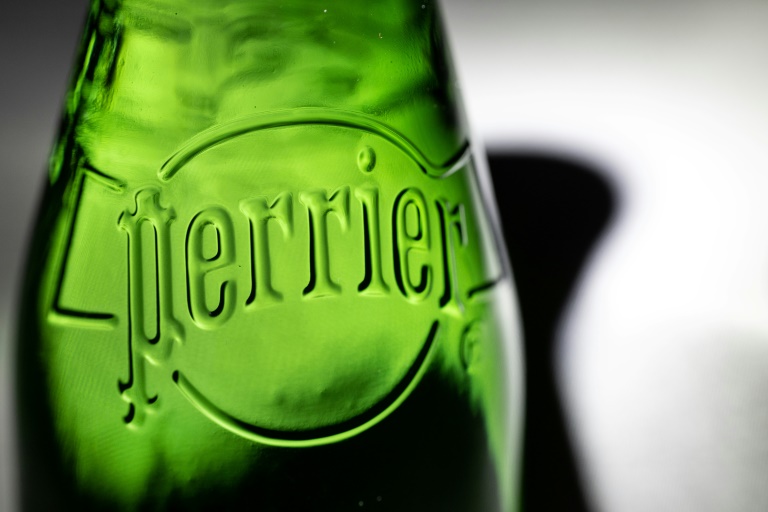 Eaux Perrier: l'UFC-Que Choisir demande la suspension de la commercialisation, Nestlé Waters se défend