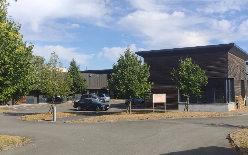 Une cellule artisanale se libère au village de la Chapelette