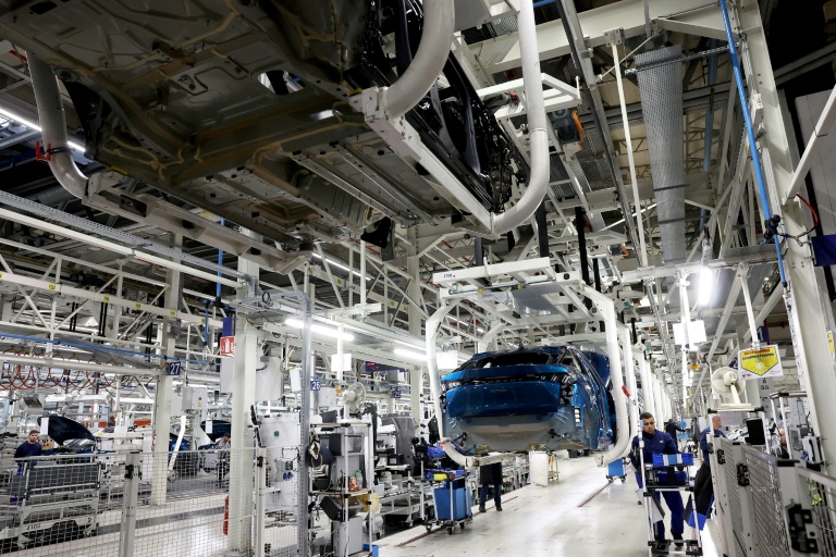 Le marché automobile reste atone en France