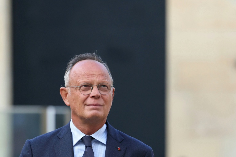 Edouard Philippe demande à Macron d'organiser une présidentielle anticipée après le budget