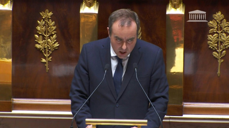 Lecornu concède au PS le totem des retraites au nom de la stabilité