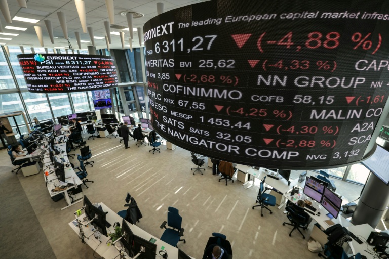 La Bourse de Paris évolue avec prudence, digérant résultats et indicateurs économiques