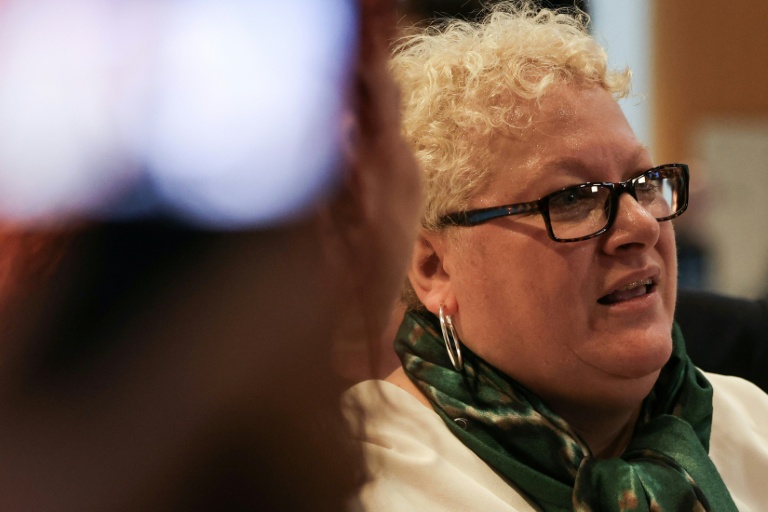 Cyberharcèlement de Brigitte Macron: à la barre, Zoé Sagan défend le droit à 