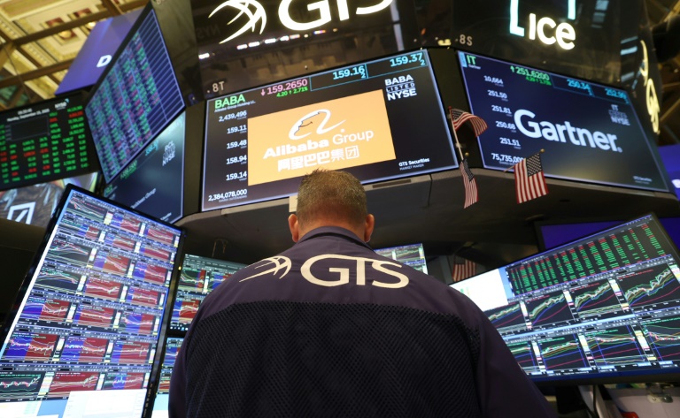 Wall Street hésite, entre résultats de la tech et négociations commerciales