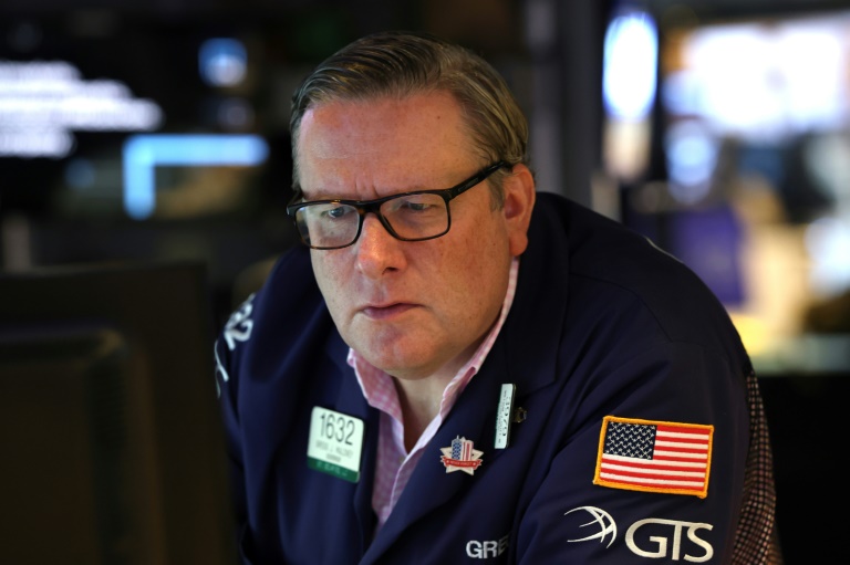 Wall Street pique du nez, la tech en première ligne