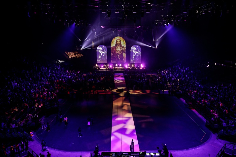 Les catholiques affichent leur foi au 