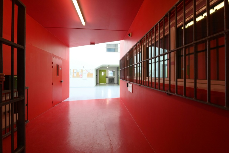 Huit premiers détenus transférés à la prison sécurisée de Condé-sur-Sarthe