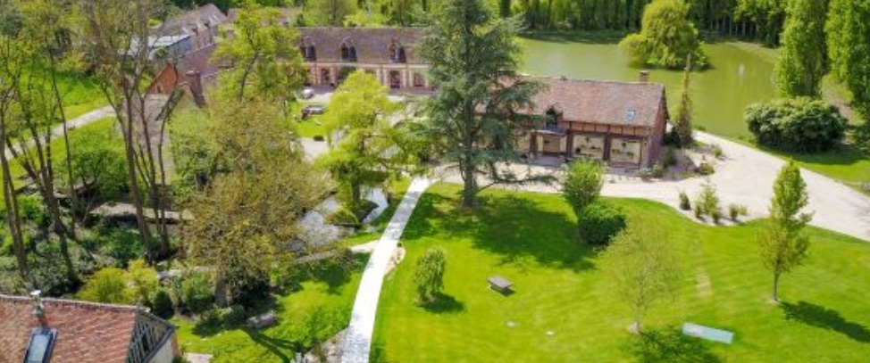 À Vaumain, le Moulin de la Forge reçoit un trophée 